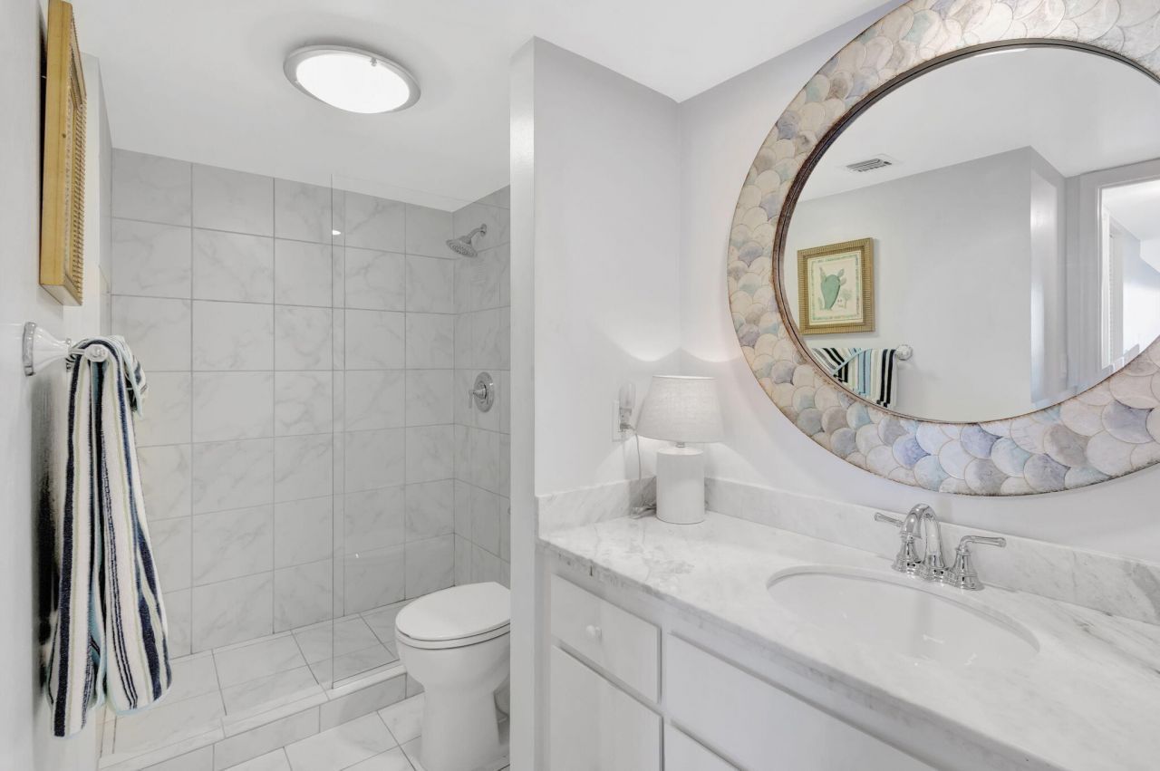 5550 N Ocean Drive, Unit 7-C, Singer Island, FL 33404 Photo