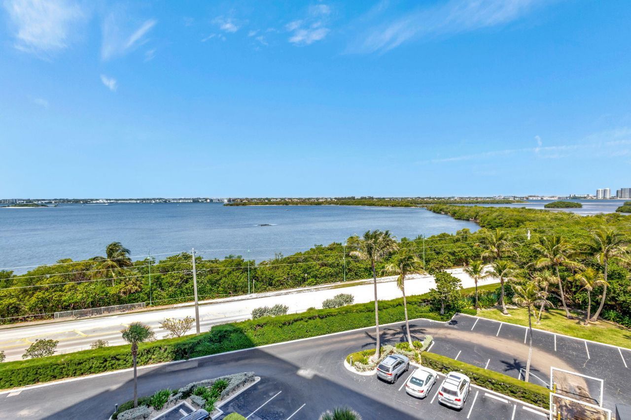 5550 N Ocean Drive, Unit 7-C, Singer Island, FL 33404 Photo