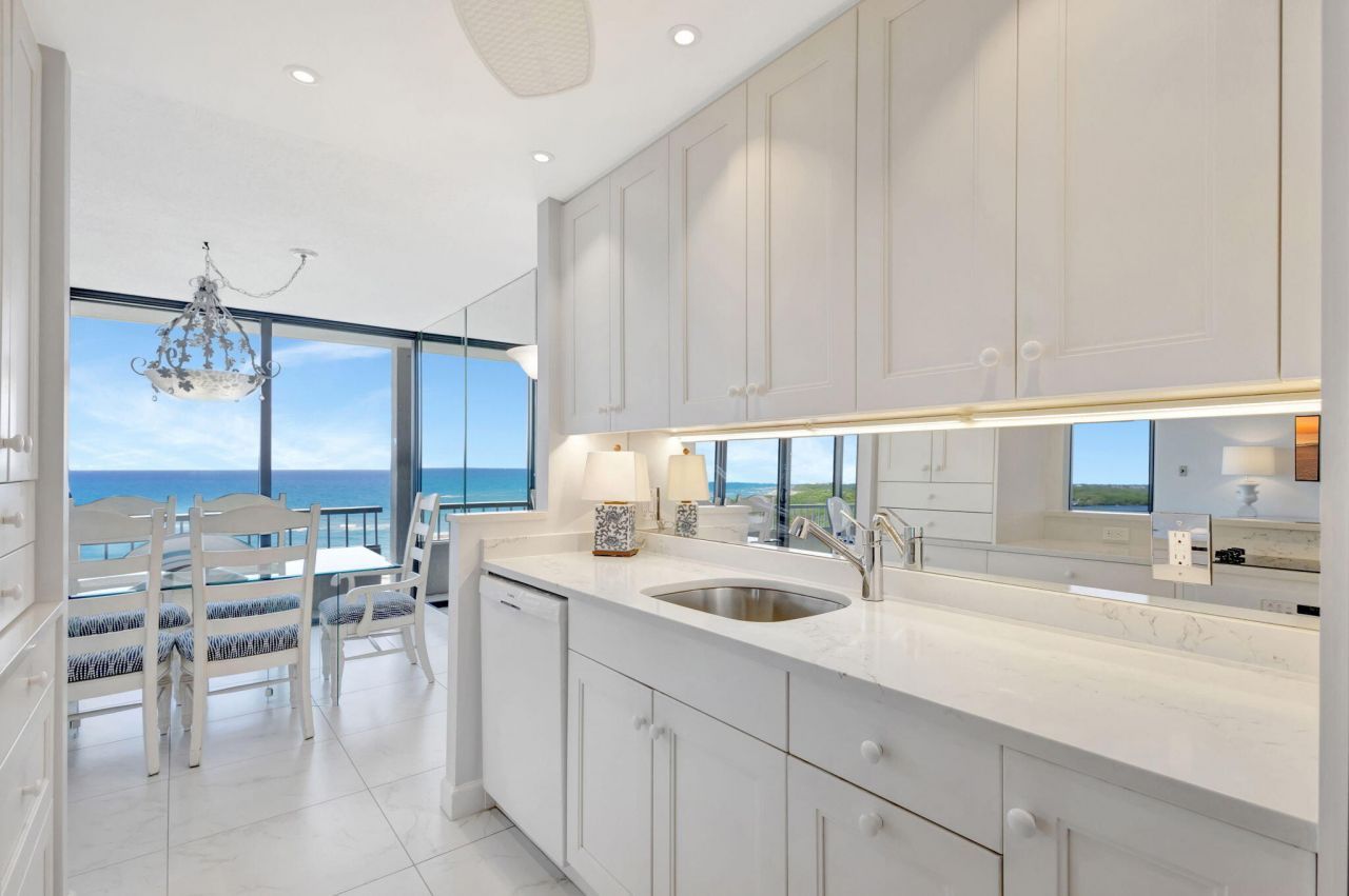 5550 N Ocean Drive, Unit 7-C, Singer Island, FL 33404 Photo