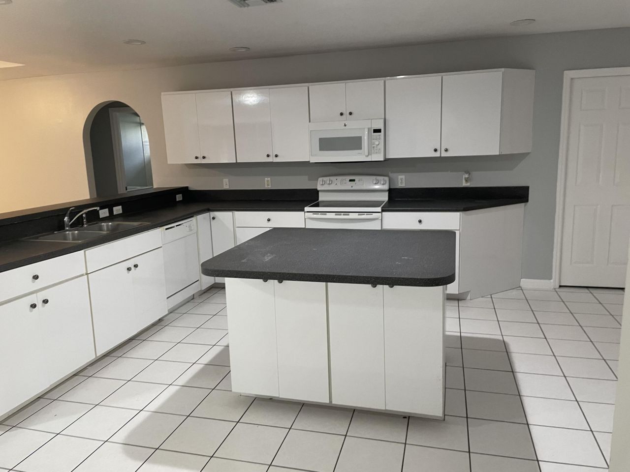 145 SW Hawthorne Circle, Port Saint Lucie, FL 34953 Photo