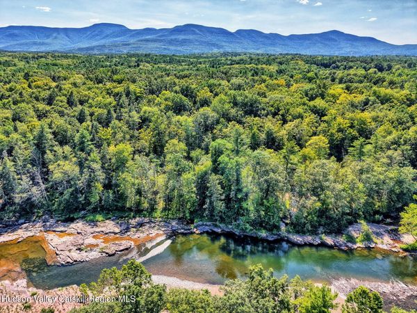 128 W Moorehouse Road, Cairo, NY 12413