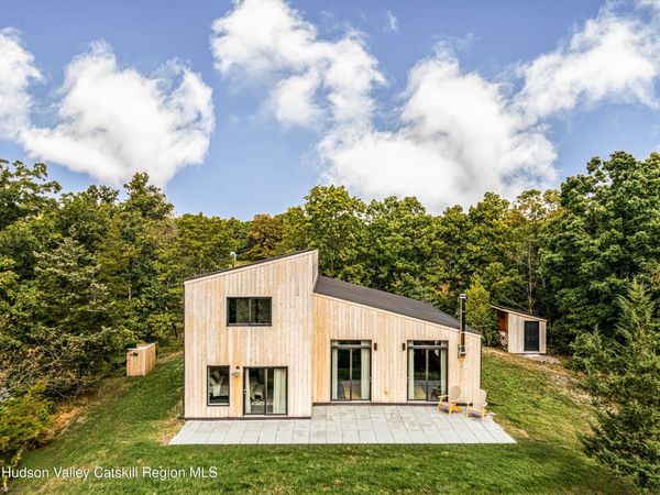 998 Willow Brook Rd, Milan, NY 12514