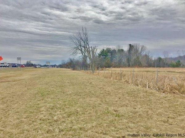 156 E Hawley Lane, Hannacroix, NY 12087