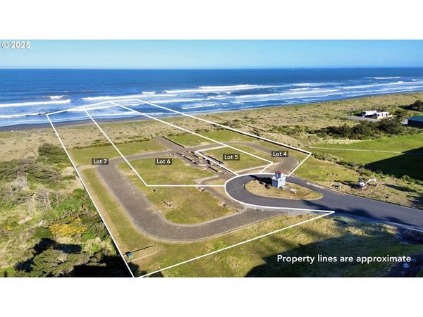 94050 Emerson CIR, Gold Beach, OR 97444