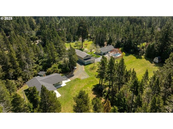 55654 PROSPER JCT RD, Bandon, OR 97411