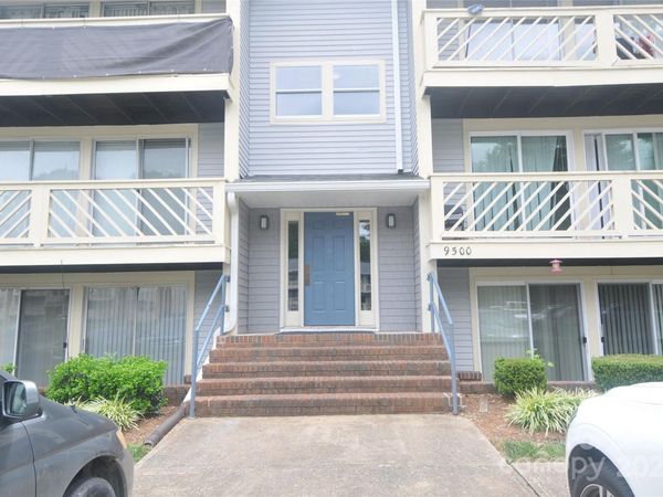 9500 L Shannon Green Drive, Charlotte, NC 28213