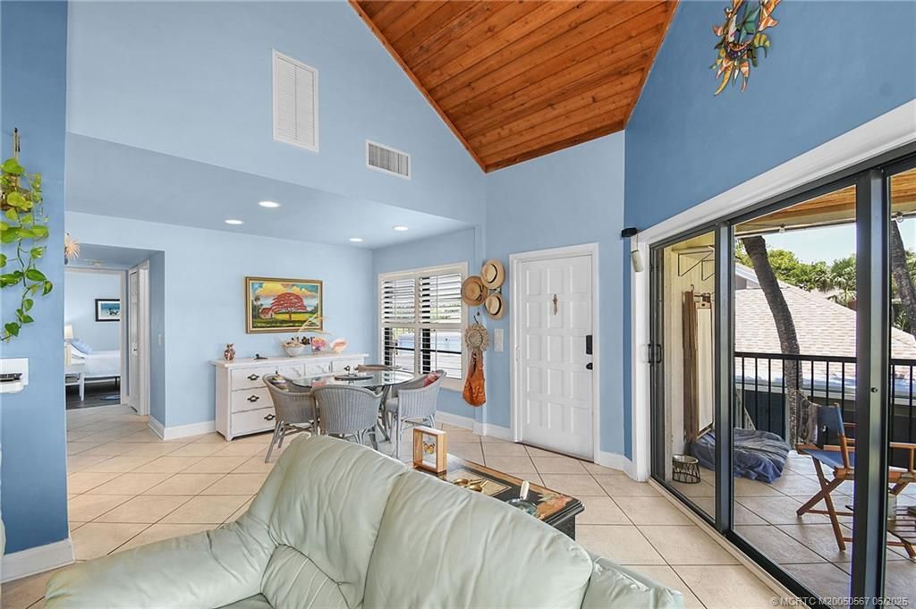 324 NE Golfview Circle, Unit 324, Stuart, FL 34996 Photo