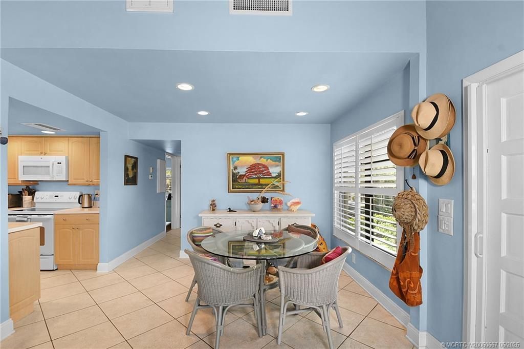 324 NE Golfview Circle, Unit 324, Stuart, FL 34996 Photo