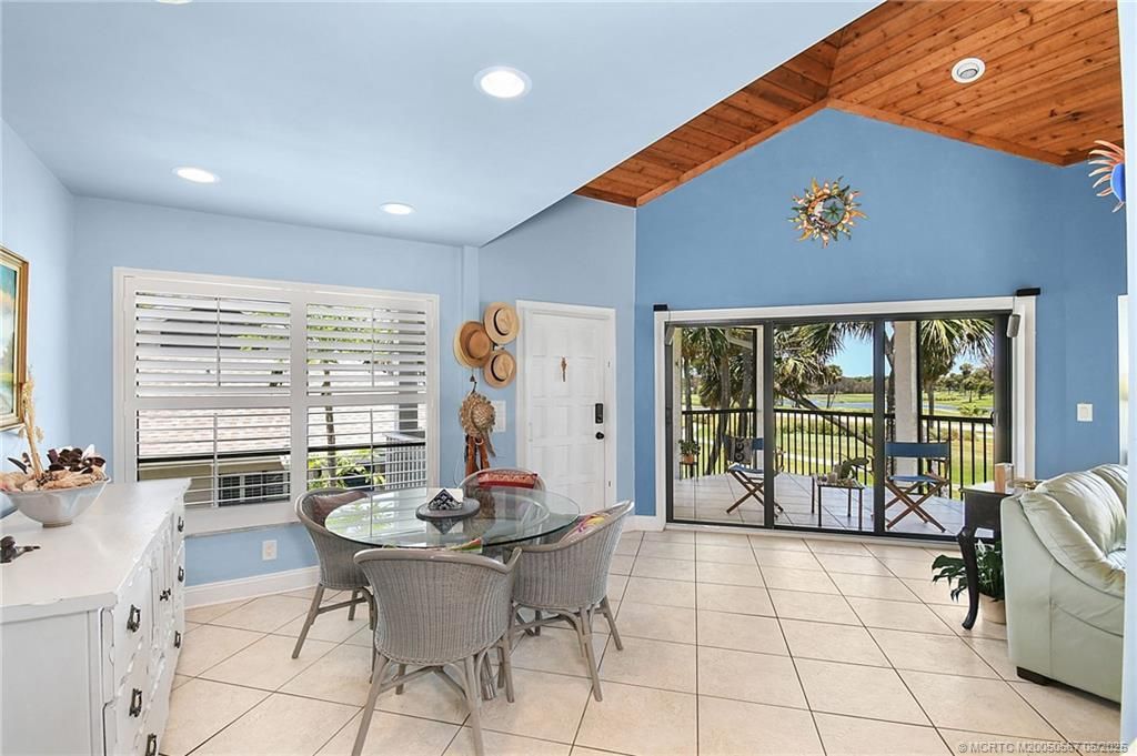 324 NE Golfview Circle, Unit 324, Stuart, FL 34996 Photo