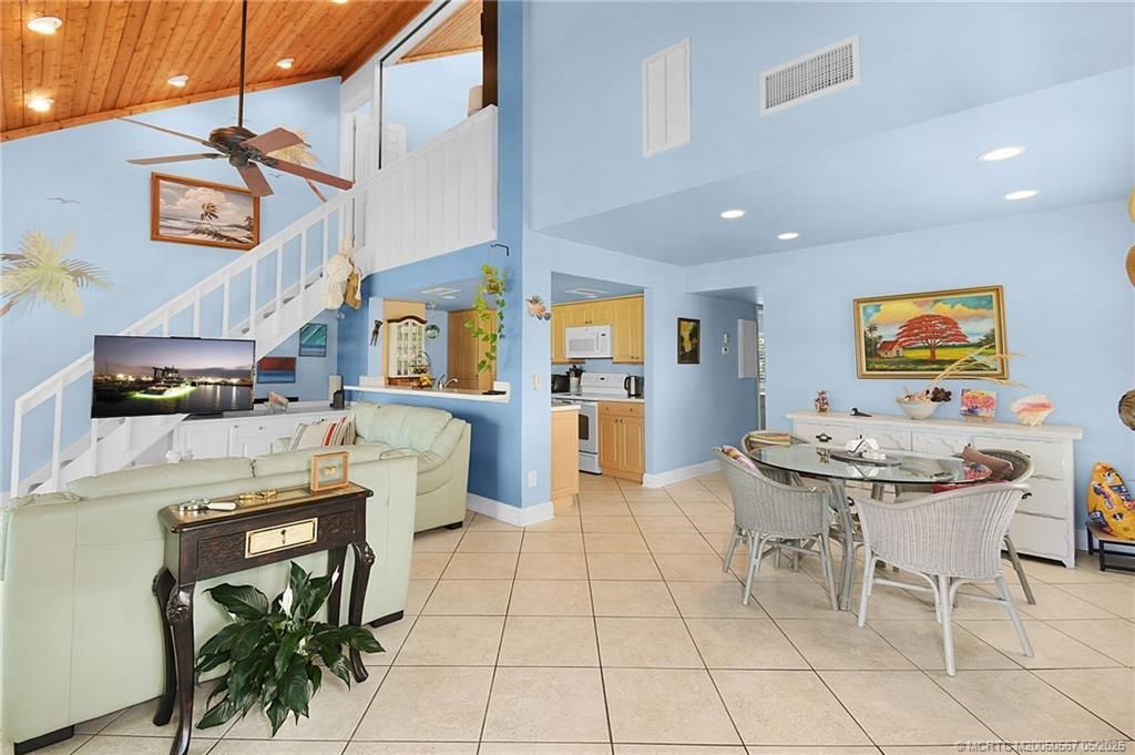324 NE Golfview Circle, Unit 324, Stuart, FL 34996 Photo