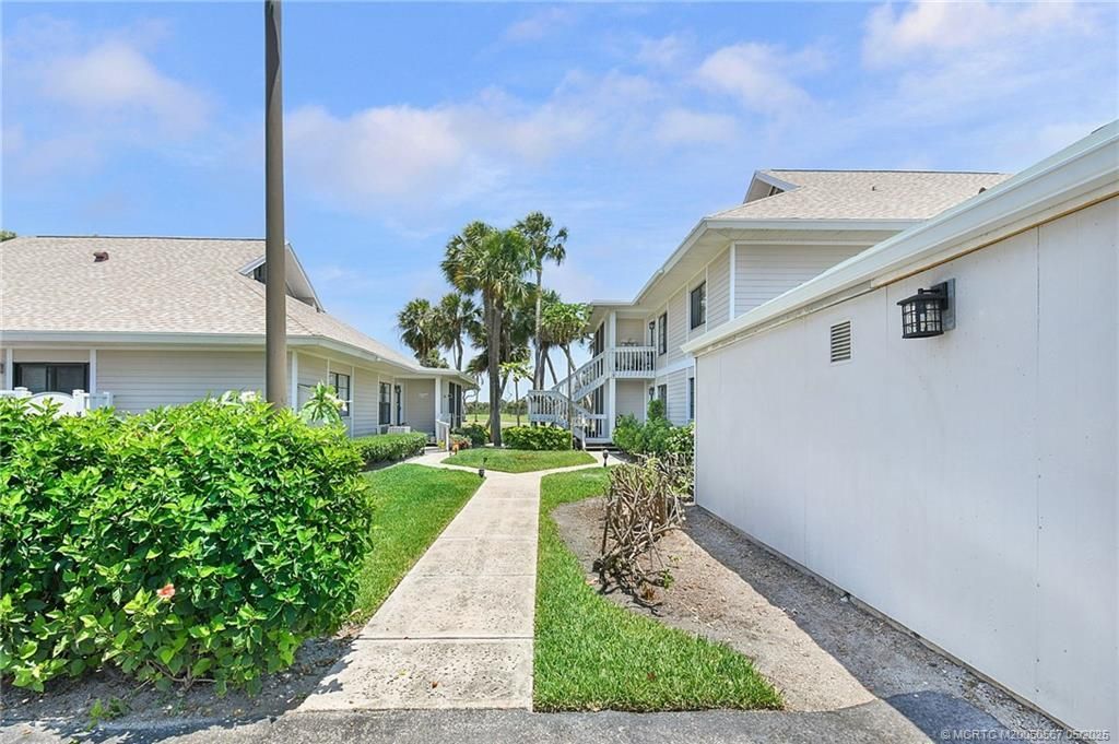 324 NE Golfview Circle, Unit 324, Stuart, FL 34996 Photo