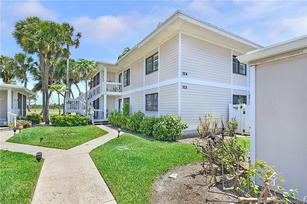 324 NE Golfview Circle, Unit 324, Stuart, FL 34996 Photo
