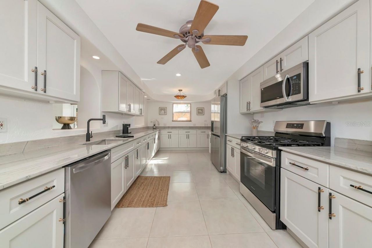 681 Avenida De Mayo, Sarasota, FL 34242 Photo