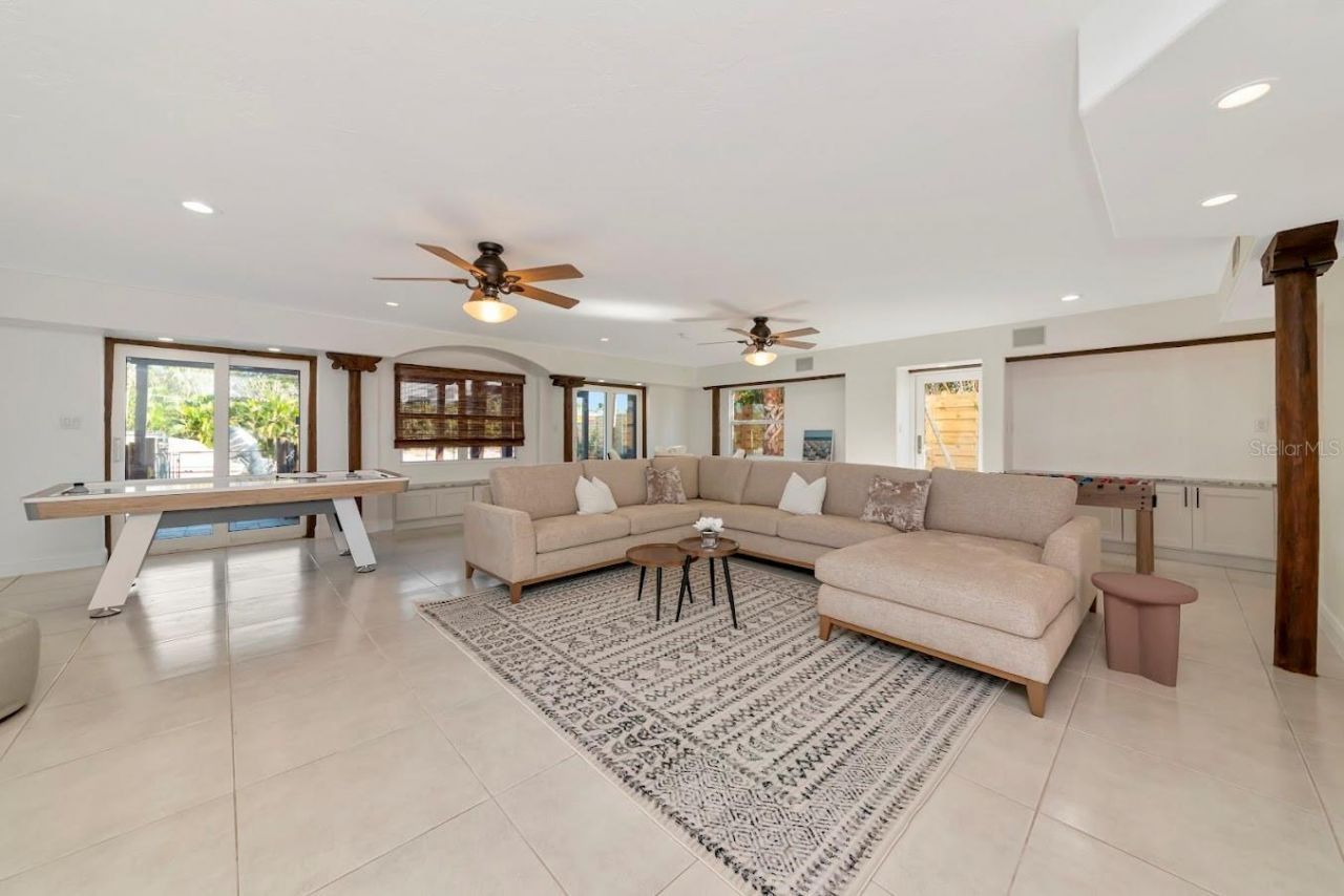 681 Avenida De Mayo, Sarasota, FL 34242 Photo