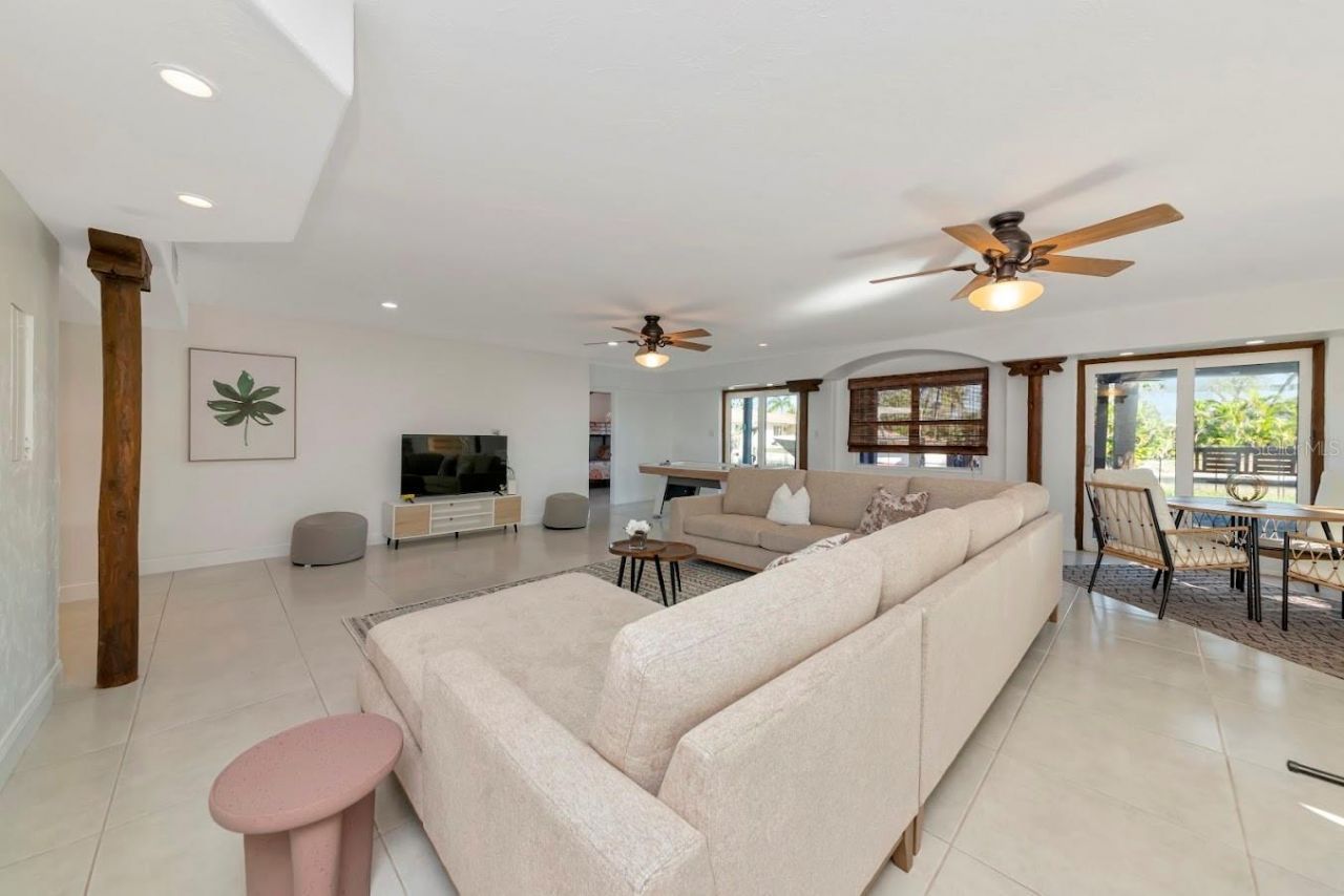 681 Avenida De Mayo, Sarasota, FL 34242 Photo