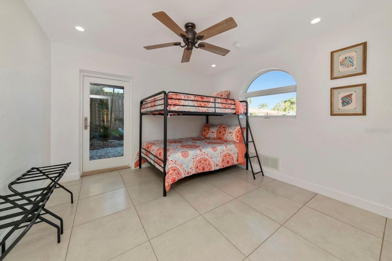 681 Avenida De Mayo, Sarasota, FL 34242 Photo