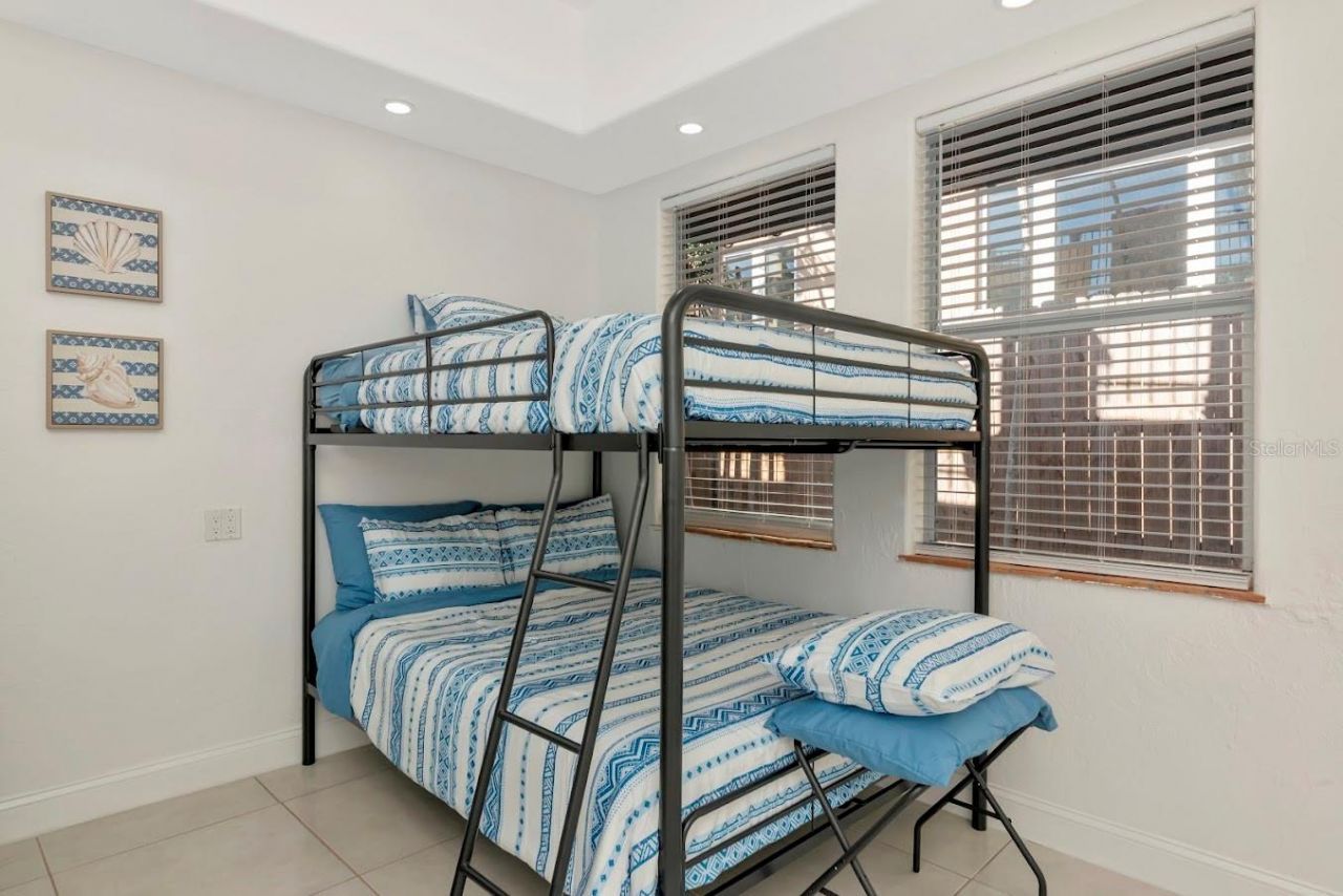 681 Avenida De Mayo, Sarasota, FL 34242 Photo