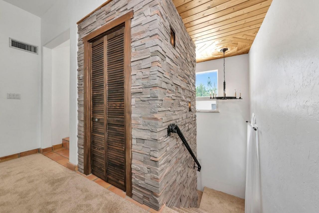 681 Avenida De Mayo, Sarasota, FL 34242 Photo