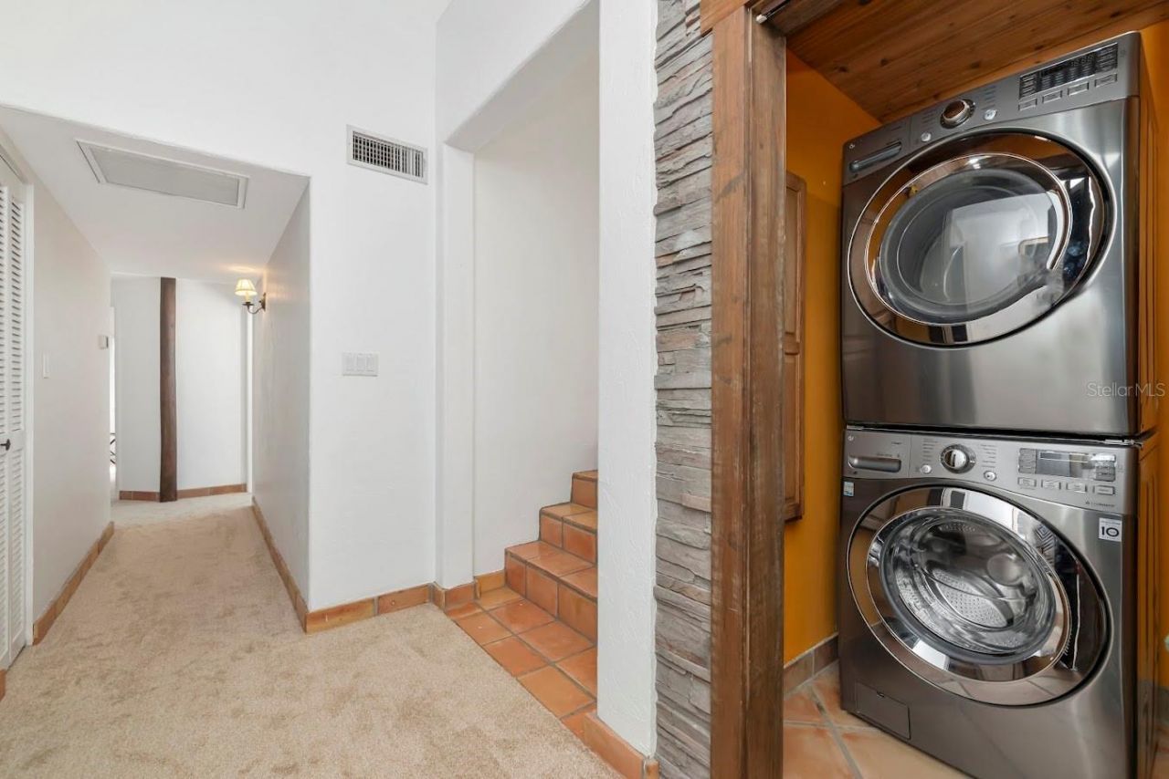 681 Avenida De Mayo, Sarasota, FL 34242 Photo