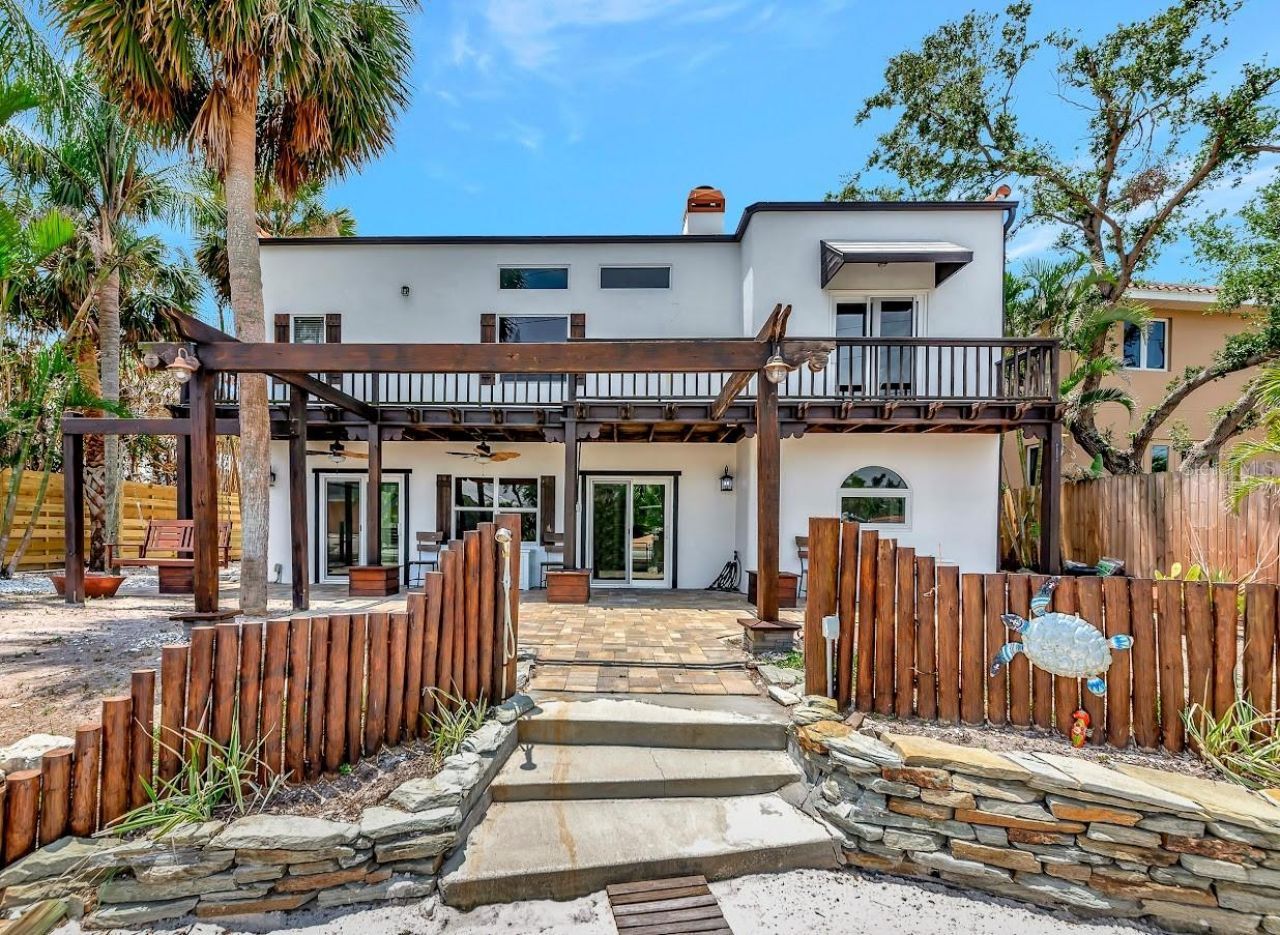 681 Avenida De Mayo, Sarasota, FL 34242 Photo