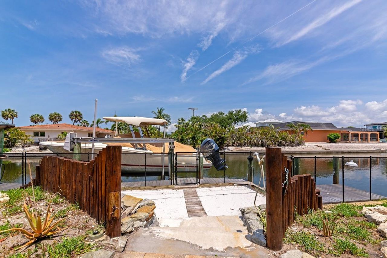 681 Avenida De Mayo, Sarasota, FL 34242 Photo