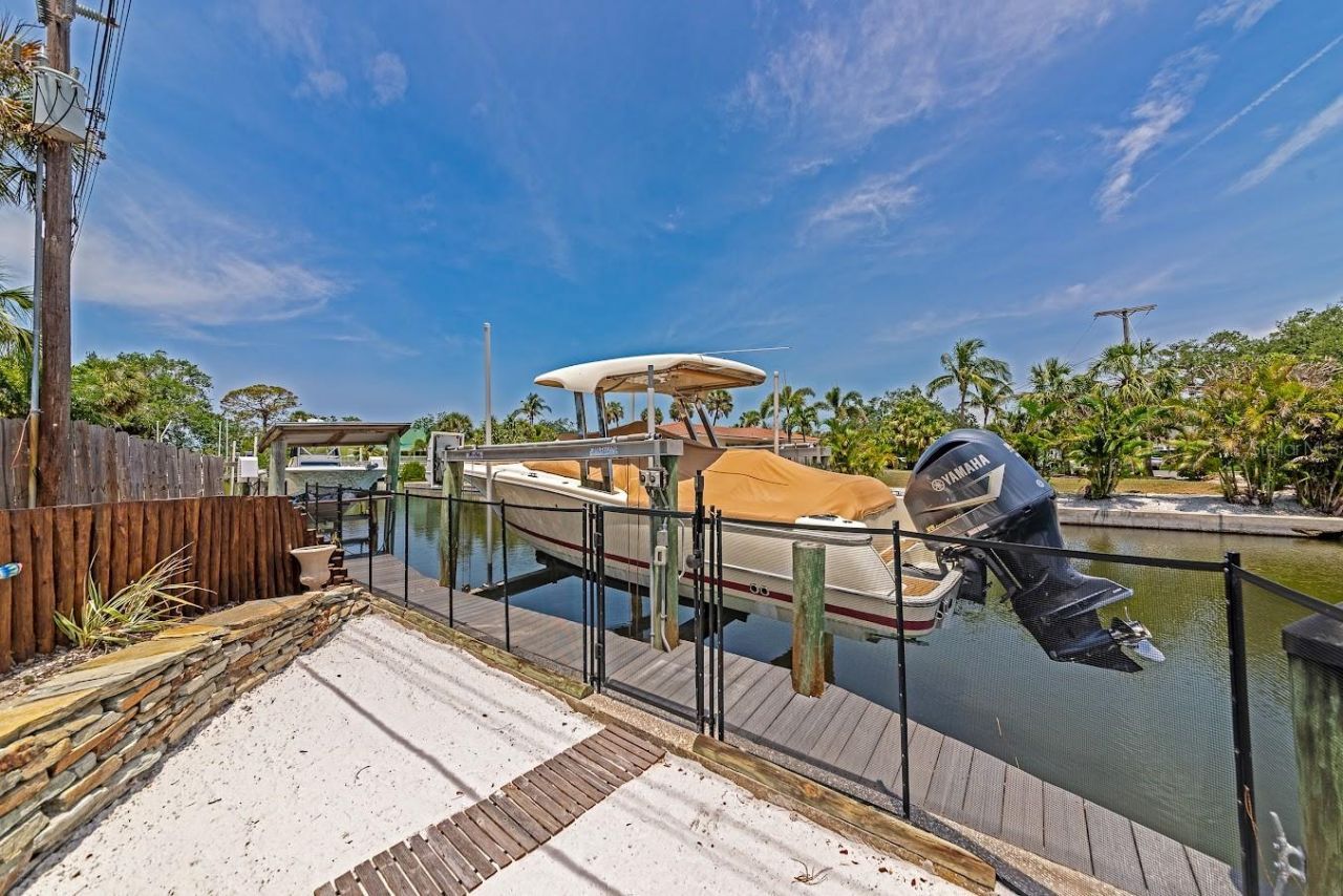 681 Avenida De Mayo, Sarasota, FL 34242 Photo