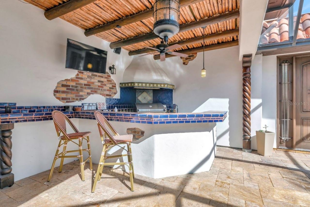 681 Avenida De Mayo, Sarasota, FL 34242 Photo