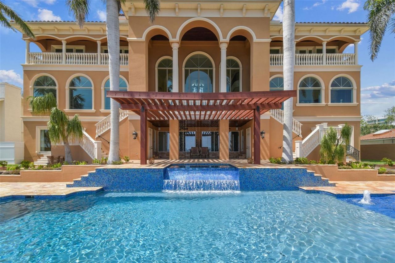 5810 Mariner Street, Tampa, FL 33609 Photo