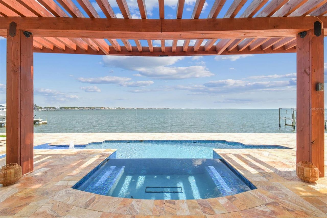 5810 Mariner Street, Tampa, FL 33609 Photo