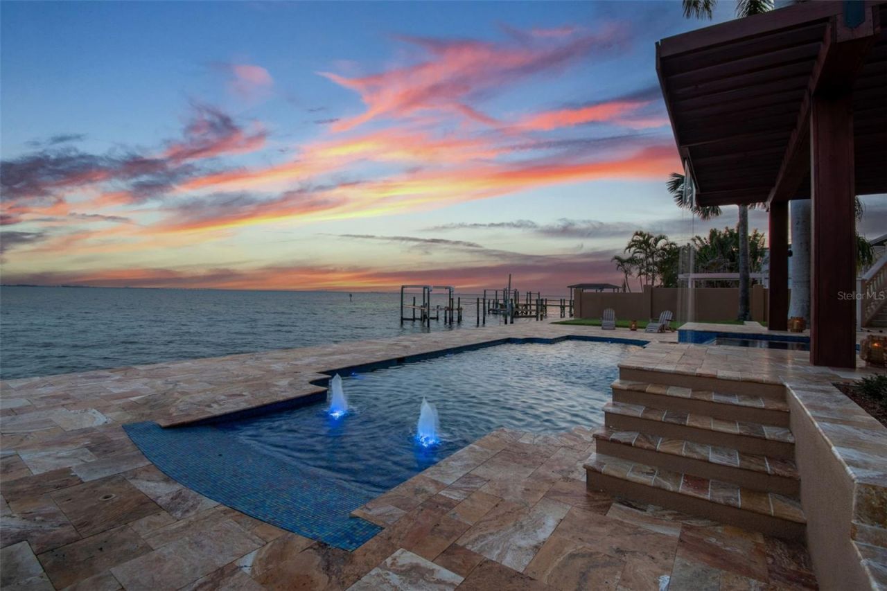 5810 Mariner Street, Tampa, FL 33609 Photo