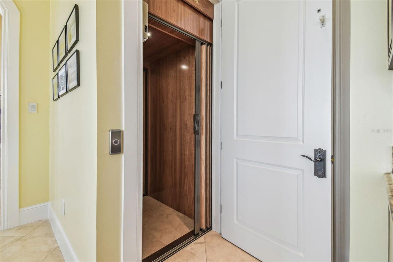 5810 Mariner Street, Tampa, FL 33609 Photo