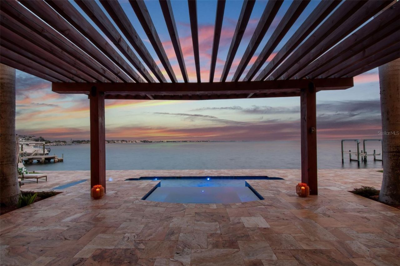 5810 Mariner Street, Tampa, FL 33609 Photo