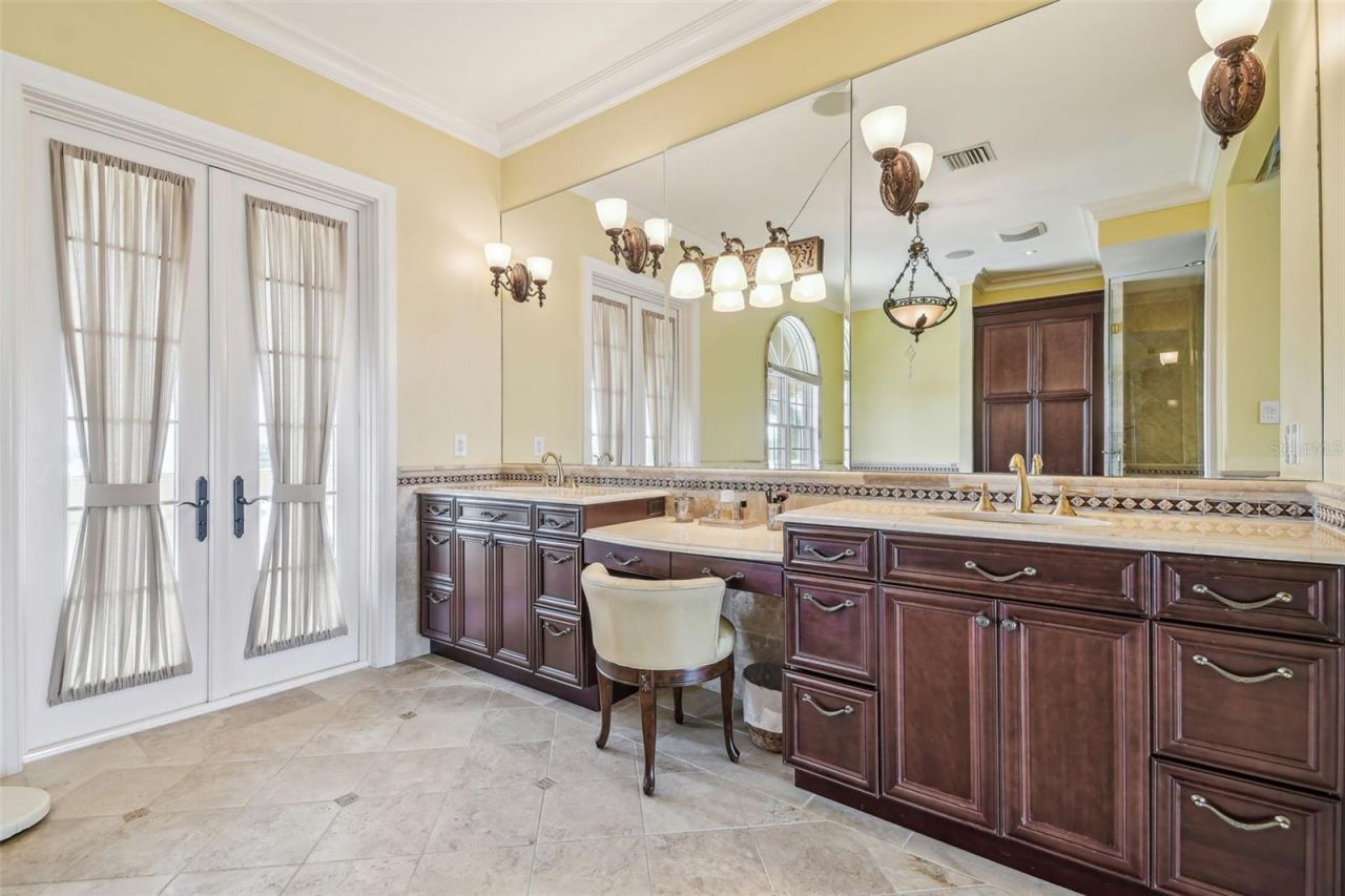 5810 Mariner Street, Tampa, FL 33609 Photo