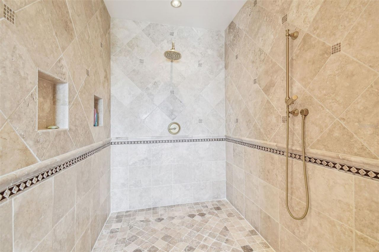 5810 Mariner Street, Tampa, FL 33609 Photo