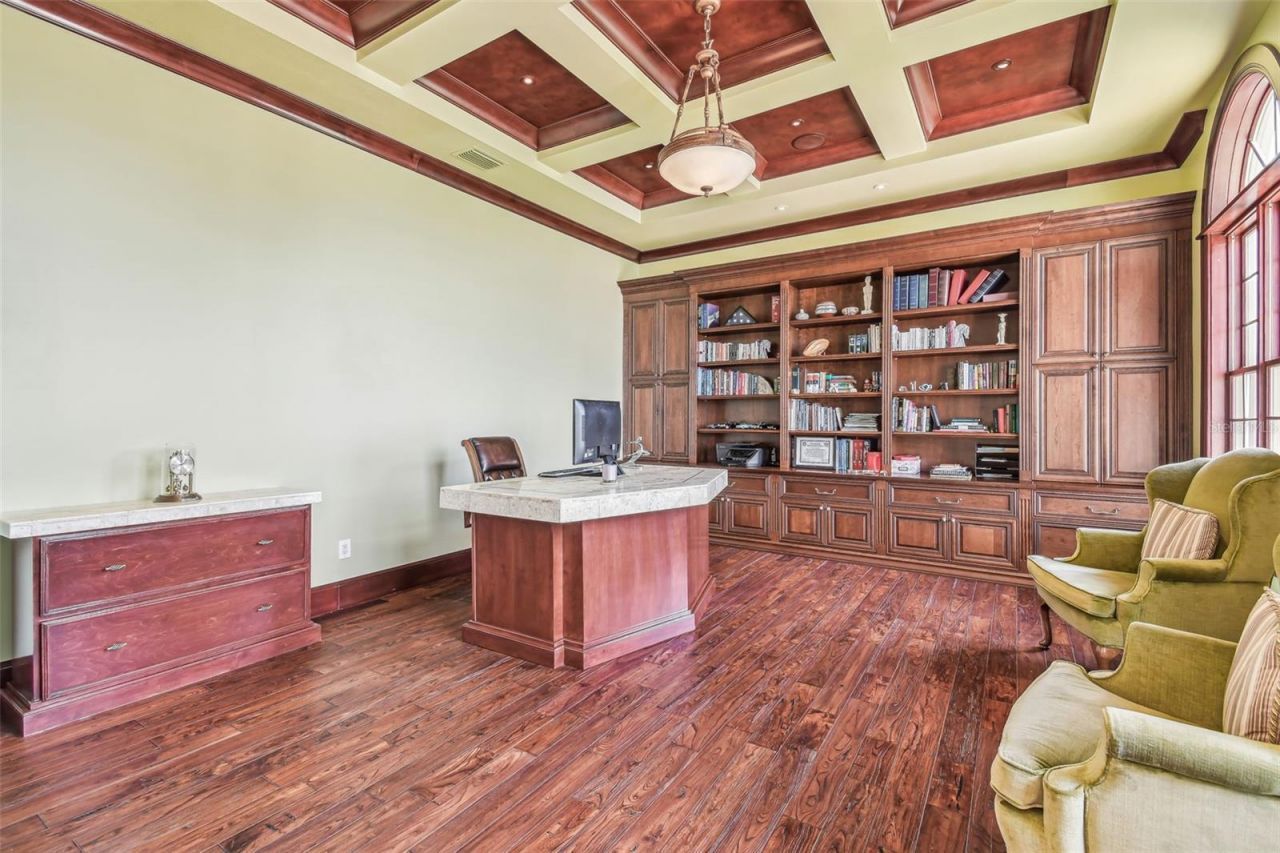 5810 Mariner Street, Tampa, FL 33609 Photo