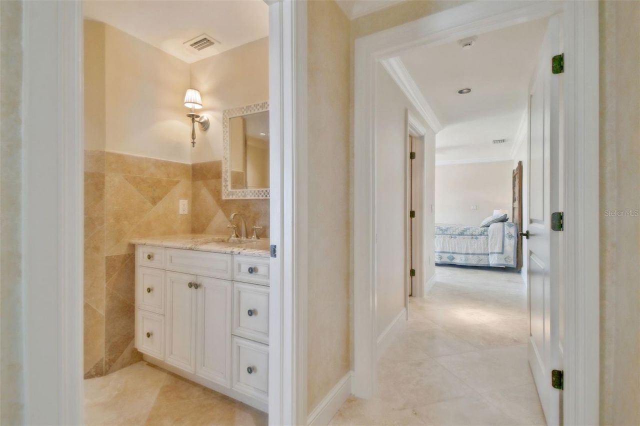 5810 Mariner Street, Tampa, FL 33609 Photo