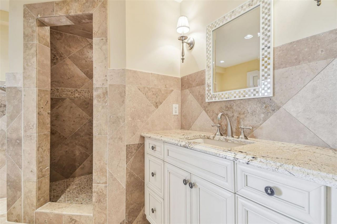 5810 Mariner Street, Tampa, FL 33609 Photo