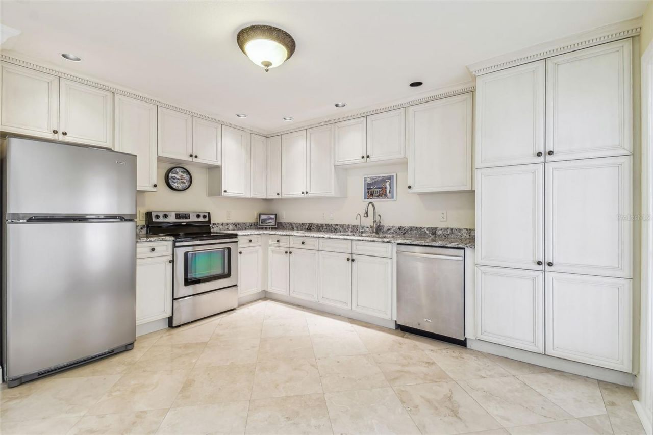 5810 Mariner Street, Tampa, FL 33609 Photo