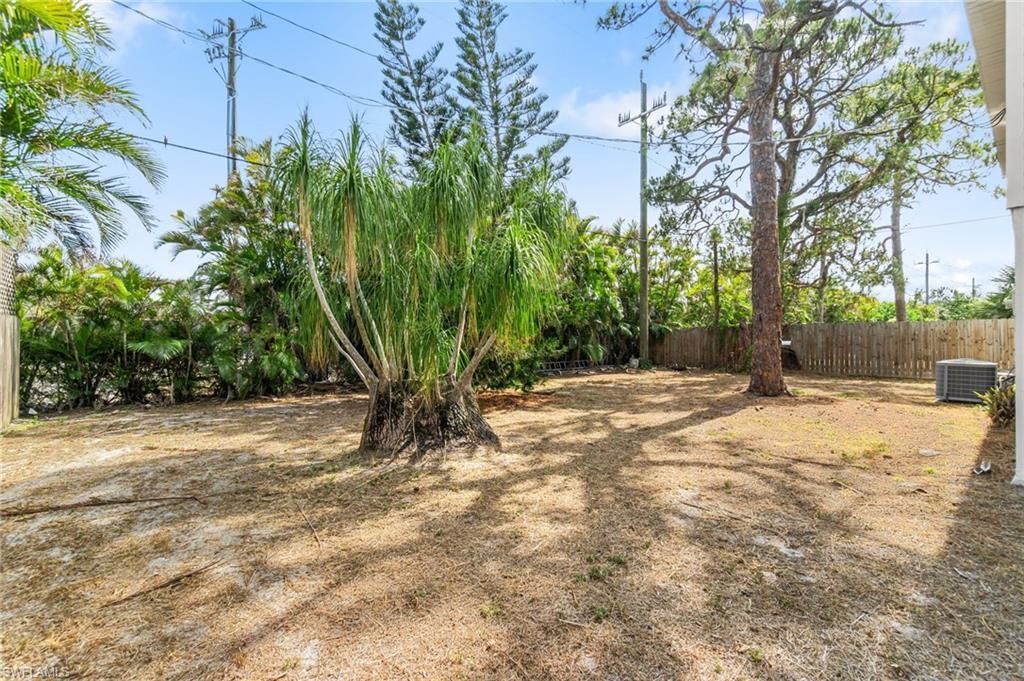 9025 Somerset Ln, Bonita Springs, FL 34135 Photo