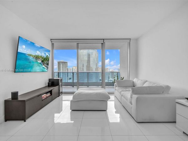 200 Biscayne Boulevard Way, Unit 4012, Miami, FL 33131