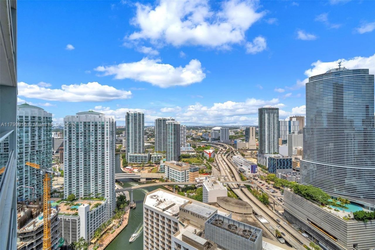 200 Biscayne Boulevard Way, Unit 4012, Miami, FL 33131 Photo