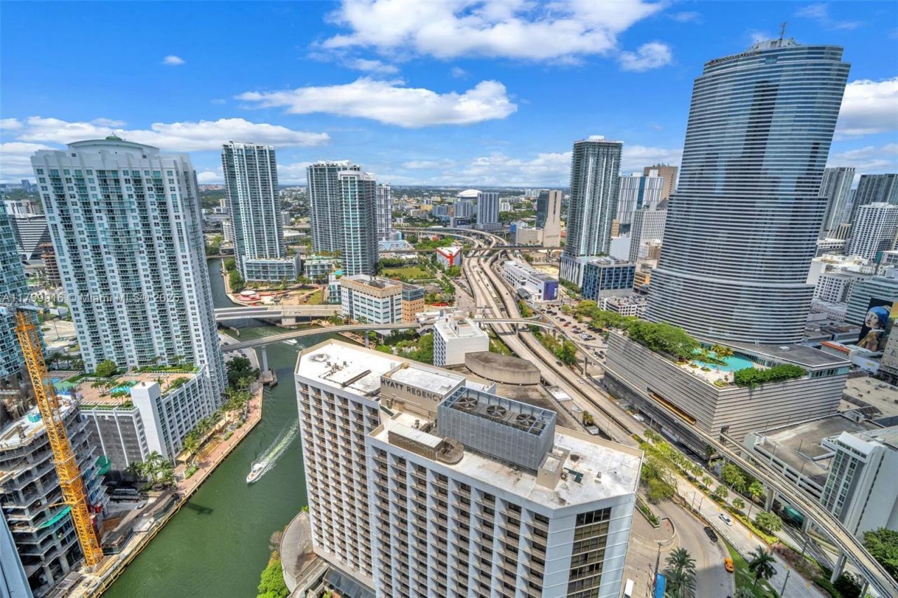 200 Biscayne Boulevard Way, Unit 4012, Miami, FL 33131 Photo