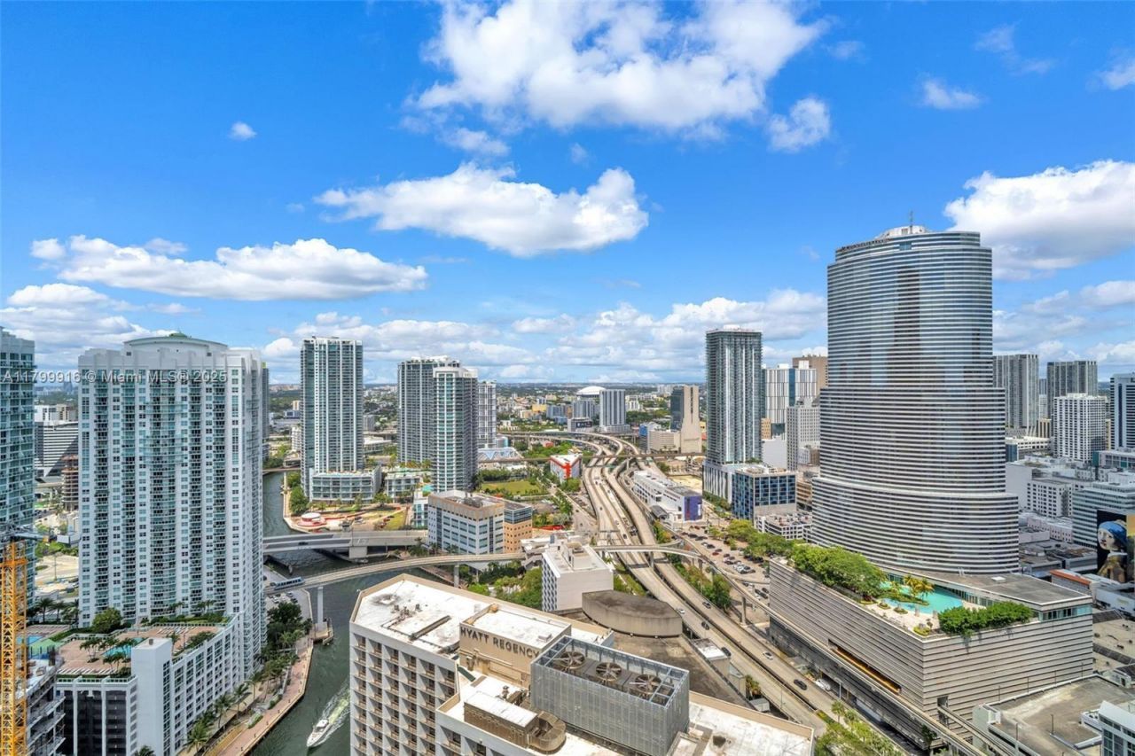 200 Biscayne Boulevard Way, Unit 4012, Miami, FL 33131 Photo