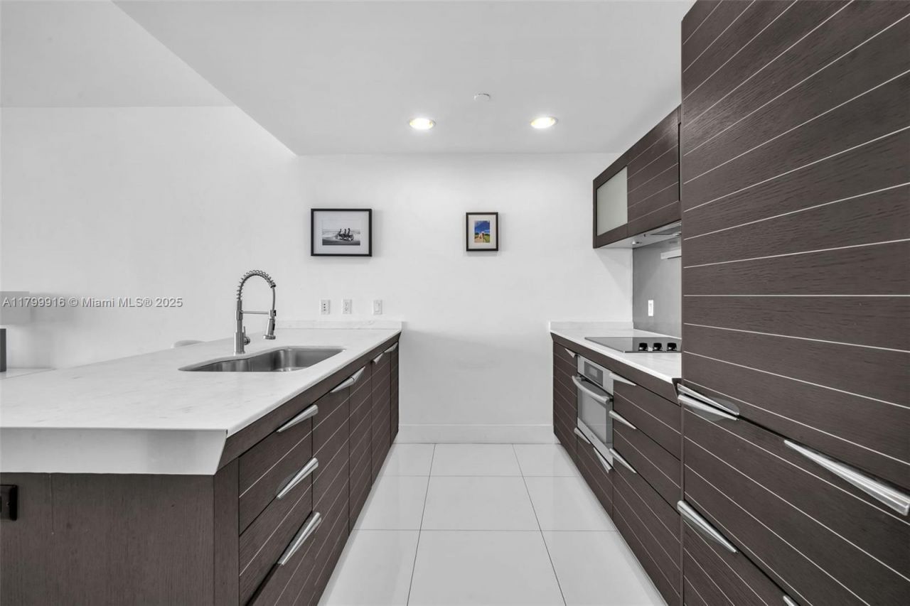 200 Biscayne Boulevard Way, Unit 4012, Miami, FL 33131 Photo