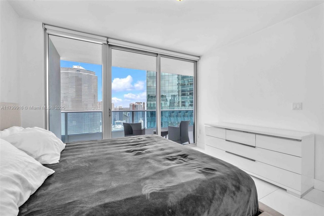 200 Biscayne Boulevard Way, Unit 4012, Miami, FL 33131 Photo
