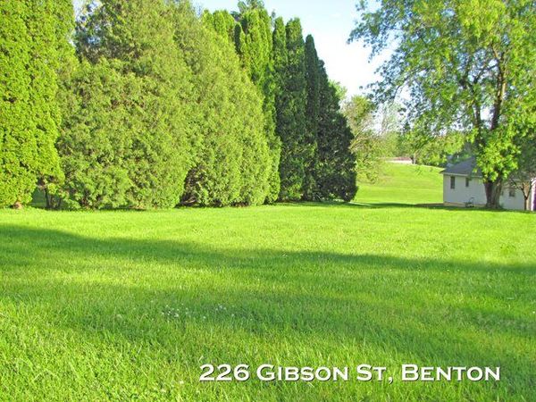 226 GIBSON Street, Benton, WI 53803