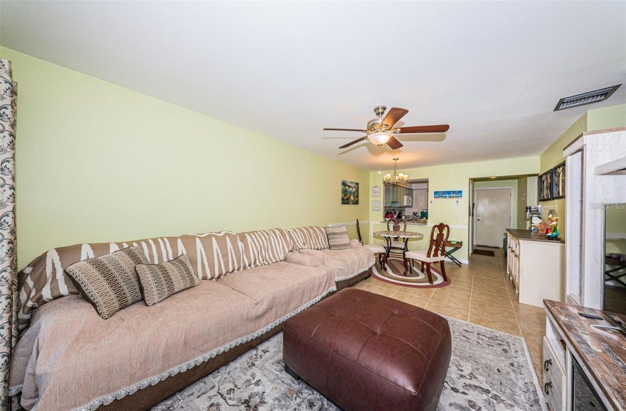 2117 Lakewood Club Drive S, Unit 7K, Saint Petersburg, FL 33712 Photo