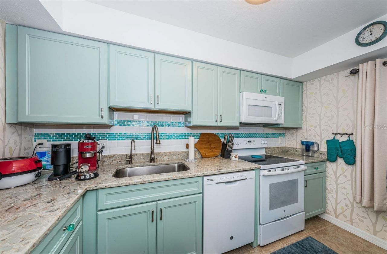 2117 Lakewood Club Drive S, Unit 7K, Saint Petersburg, FL 33712 Photo