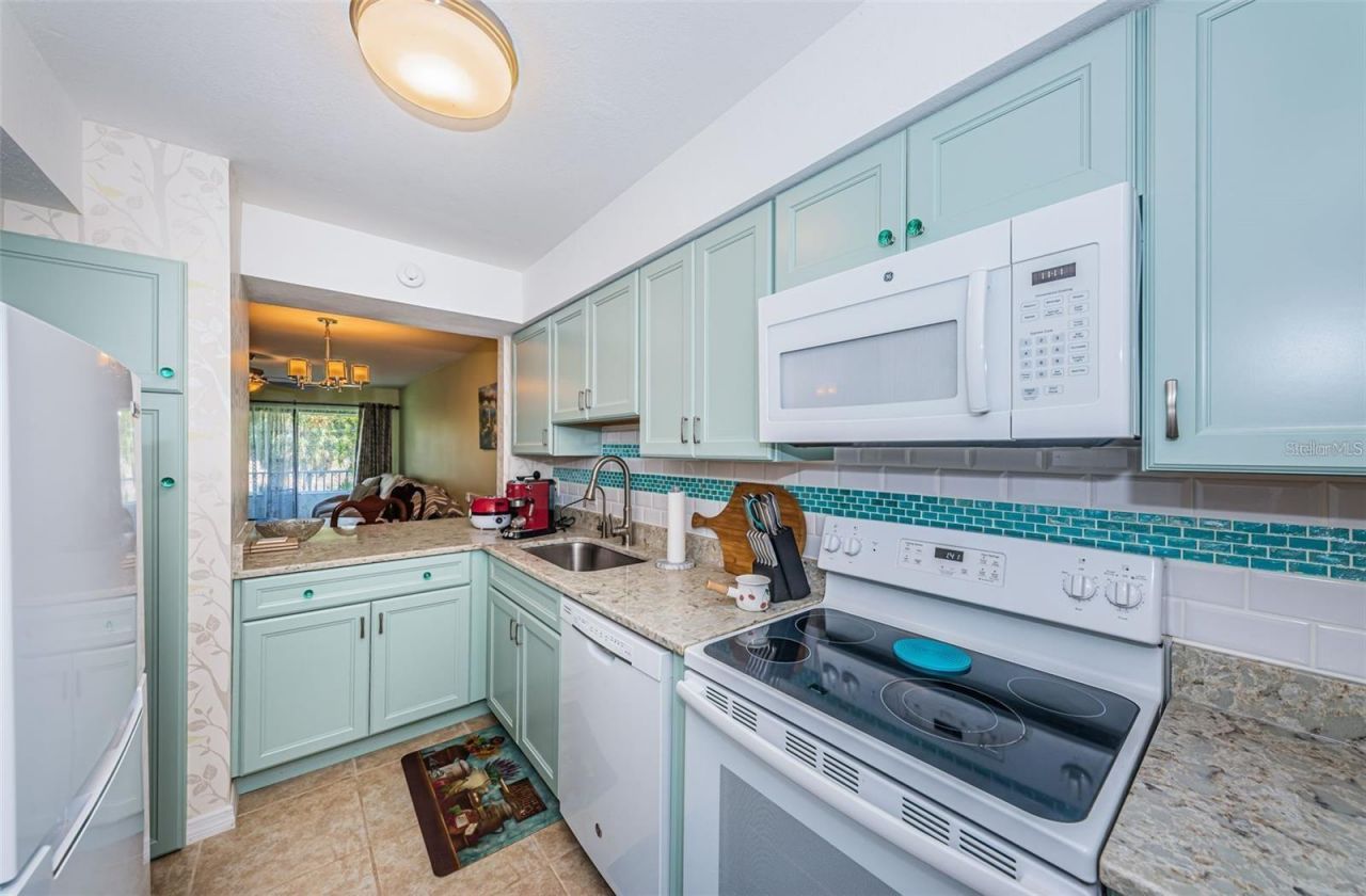 2117 Lakewood Club Drive S, Unit 7K, Saint Petersburg, FL 33712 Photo