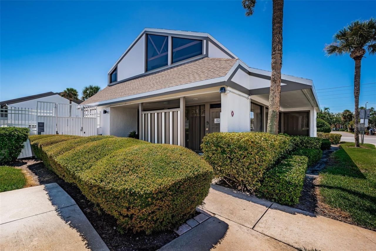 2117 Lakewood Club Drive S, Unit 7K, Saint Petersburg, FL 33712 Photo